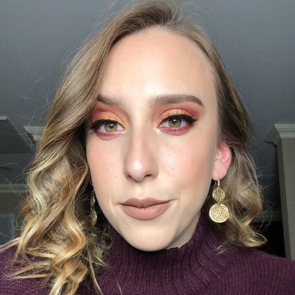 Meet your Posher, Stephanie - Picture 1 of 1